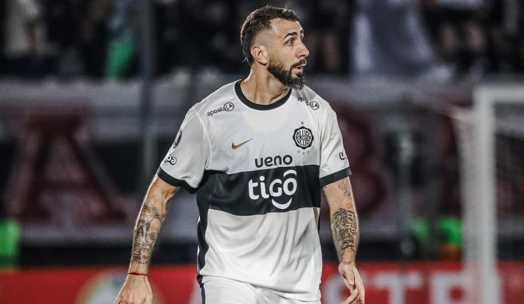 Imagen de Peligro, Oso suelto: Lucas Pratto se marchó de Olimpia