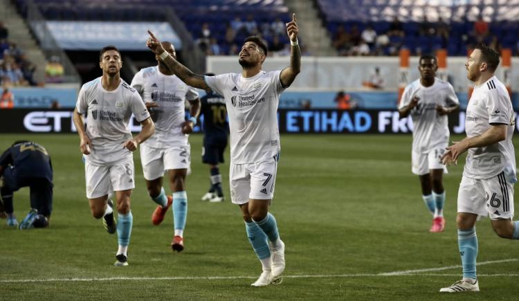 Imagen de GUSTAVO BOU MARCÓ EN EL TRIUNFO DEL LÍDER NEW ENGLAND