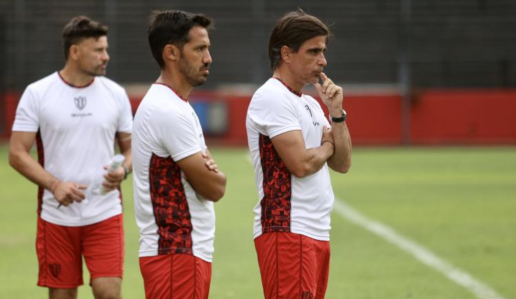 Imagen de EL NEWELL'S DE JAVIER SANGUINETTI COMENZÓ CON EL PIE DERECHO