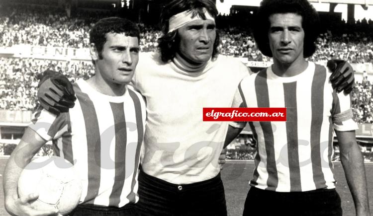 Imagen de 1975. Unión ató a Huracán y después lo noqueó