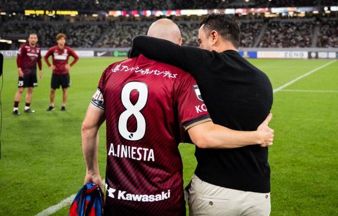 Imagen de Iniesta se despidió de Vissel Kobe en un amistoso ante Barcelona