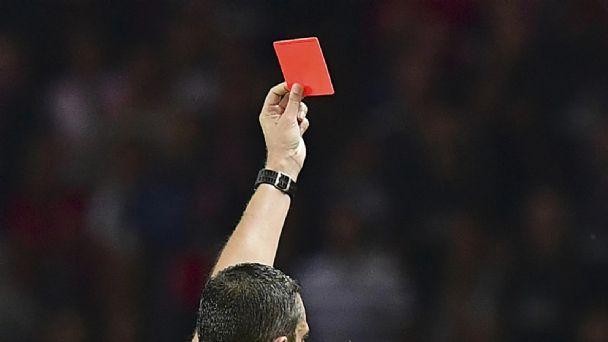 Imagen de ¿Habrá amnistía para los futbolistas con menos de cuatro fechas de sanción?