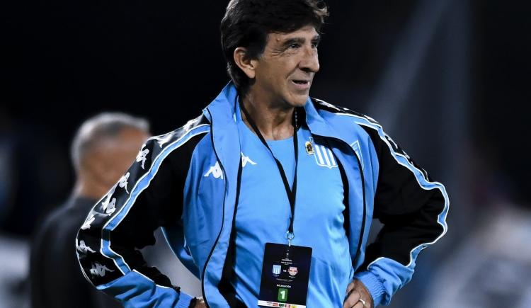 Imagen de El jugador clave que recuperó Costas y la posibilidad de un cambio de esquema para recibir a Boca