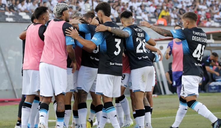 Imagen de Racing cerró su pretemporada con una goleada ante Colo Colo