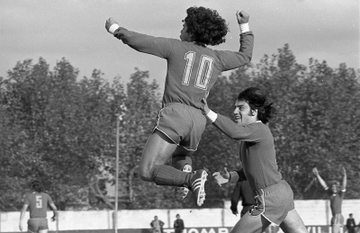 Imagen de Documento histórico: el primer gol de Diego Maradona en el estadio que lleva su nombre