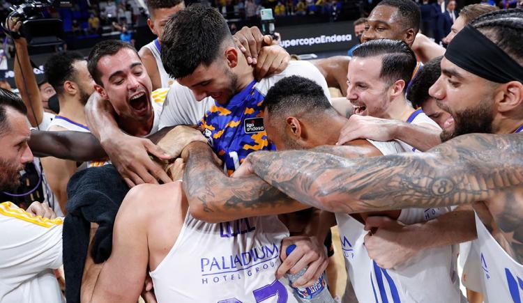 Imagen de REAL MADRID SE QUEDÓ CON LA SUPERCOPA DE BASQUET ANTE BARCELONA