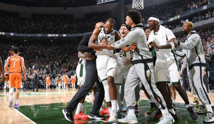 Imagen de LOS BUCKS IGUALARON LAS FINALES DE LA NBA