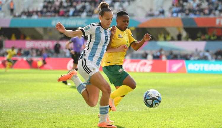 Imagen de Claudio Tapia y el elogio para la Selección femenina