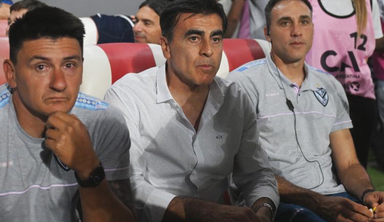 Imagen de Gustavo Quinteros, de la queja por el calendario a la "sensación de deuda con el hincha"