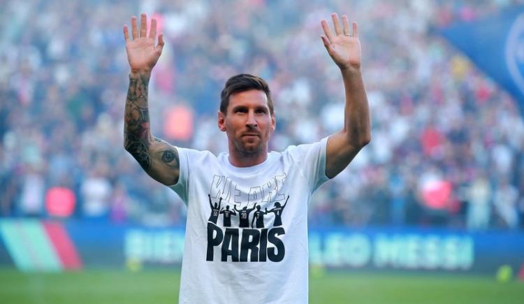 Imagen de MESSI: PRESENTACIÓN Y LOCURA EN PARÍS