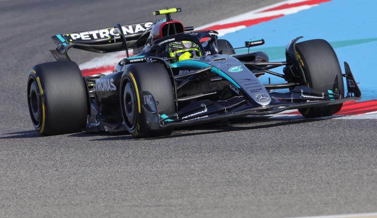 Imagen de Hamilton fue el más rápido en los ensayos libres del GP de Bahréin
