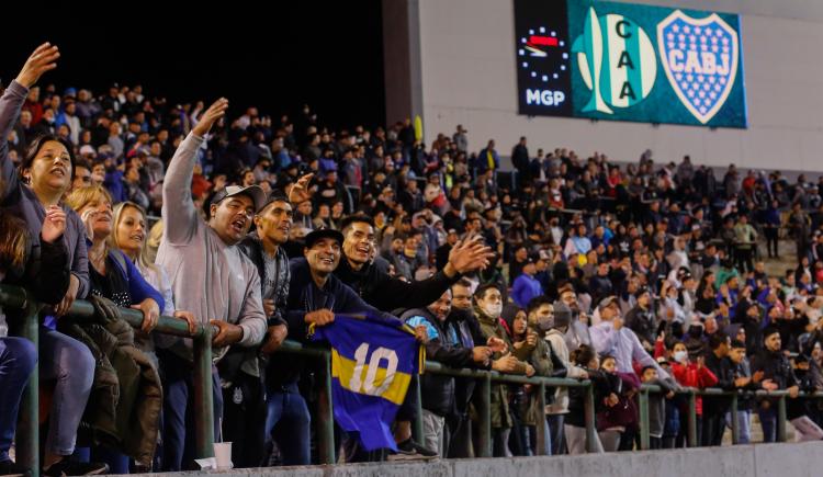 Imagen de LOS HINCHAS DE BOCA COPARON EL MINELLA