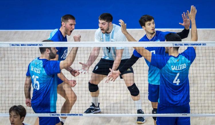 Imagen de Argentina continúa a paso firme en el Mundial de Vóleibol y quedó a tiro de la clasificación a octavos