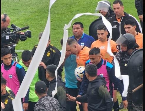 Imagen de Exclusivo: qué dice el informe de Lucas Comesaña tras la suspensión de Gimnasia de Jujuy - Deportivo Madryn