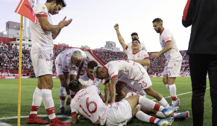 Imagen de SOBRE EL FINAL, HURACÁN LE GANÓ EL CLÁSICO A SAN LORENZO