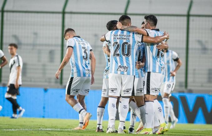 Imagen de Atlético Tucumán sigue de racha en Uruguay