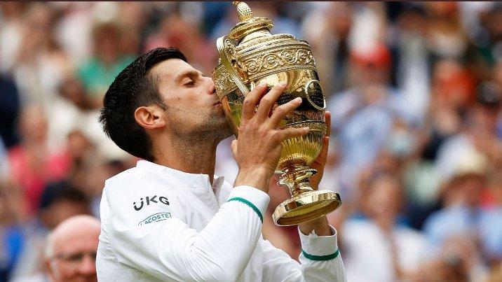 Imagen de DJOKOVIC SE CONSAGRÓ EN WIMBLEDON Y ALCANZÓ EL TRONO DE FEDERER Y NADAL