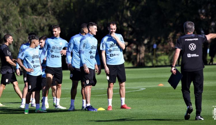 Imagen de EL PROBABLE EQUIPO DE URUGUAY PARA JUGAR CONTRA ARGENTINA