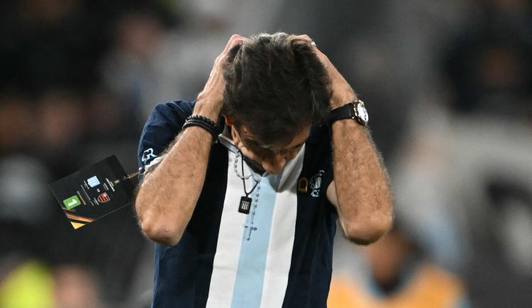 Imagen de Más lesionados en Racing: Costas, en problemas para visitar a Newell's