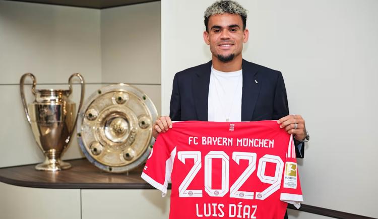 Imagen de De un gigante a otro: Luis Díaz fue presentado en Bayern Múnich