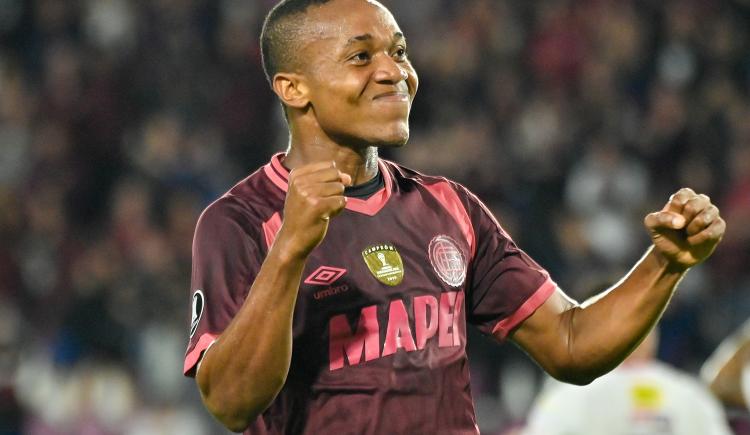 Imagen de Valois sigue de racha y le dio el triunfo a Lanús ante Always Ready