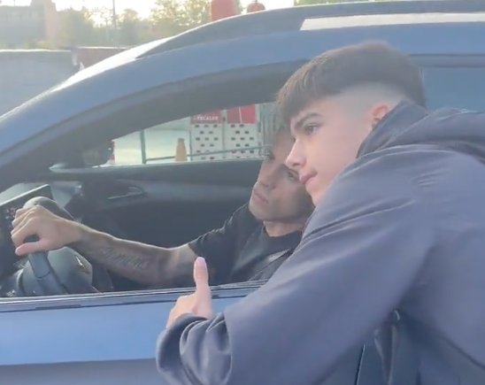 Imagen de Anti selfie: Joao Cancelo se enojó con los hinchas de Barcelona