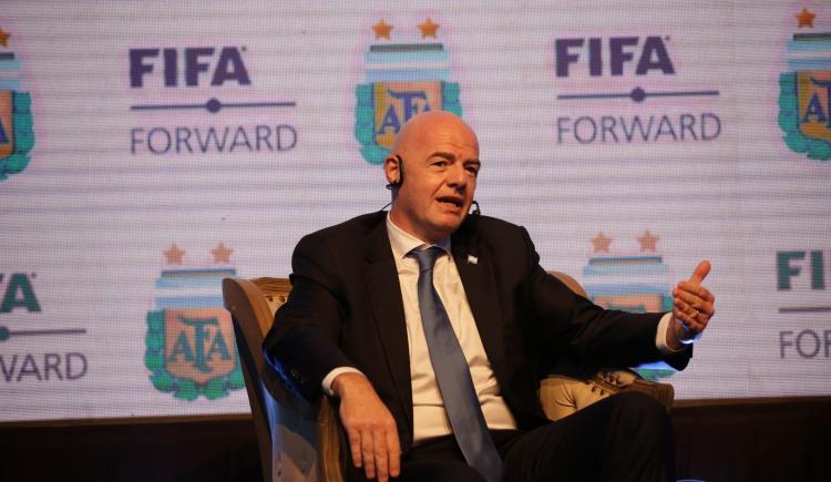 Imagen de GIANNI INFANTINO INSISTE CON EL MUNDIAL CADA DOS AÑOS: "NECESITAMOS BRINDARLE ESPERANZAS A LOS AFRICANOS"