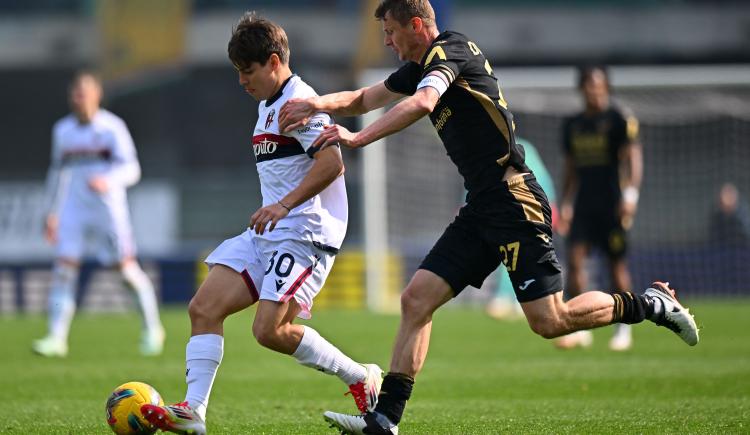 Imagen de Suerte dispar: Benjamín Domínguez asistió y Valentini fue expulsado en el triunfo de Bologna ante Hellas Verona