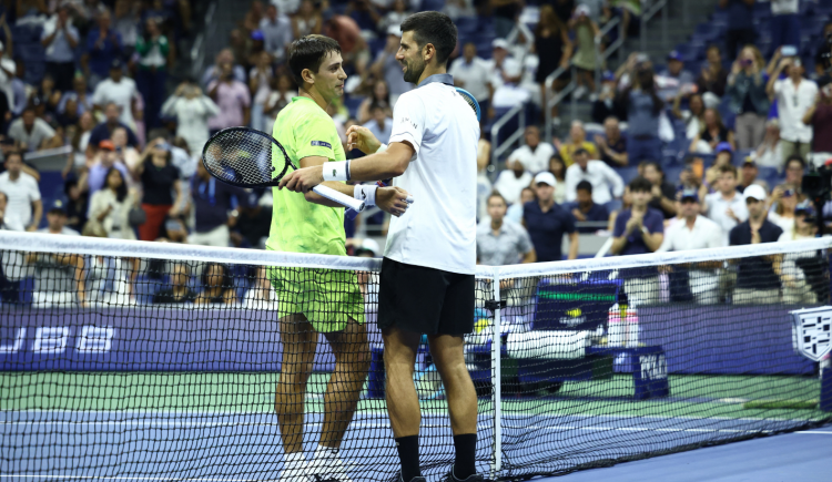 Imagen de Mariano Navone firmó el mejor triunfo de su carrera ante un desconsolado Novak Djokovic