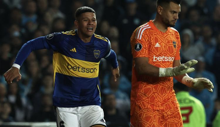Imagen de ¿Hay vida después de Boca?: Sergio Romero y Marcos Rojo, señalados por las eliminaciones coperas de Argentinos y Racing