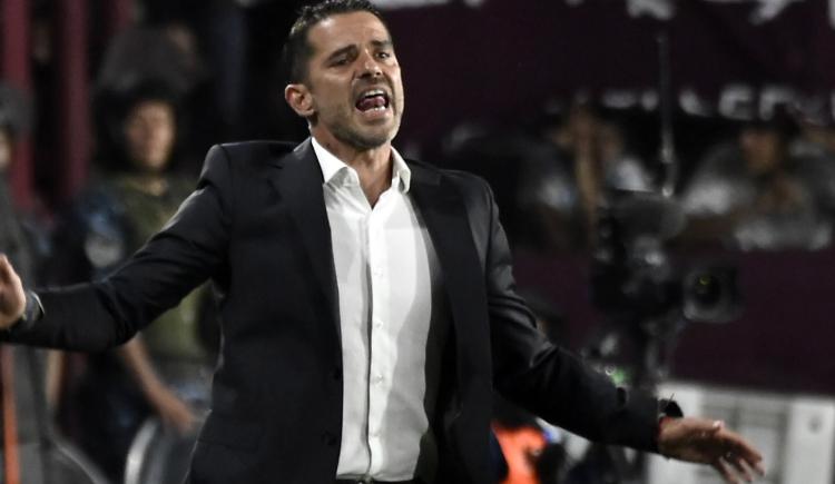 Imagen de Problemas para Gago: las tres fuertes bajas que sufrirá Boca