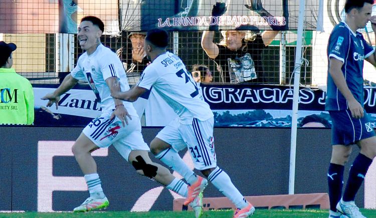 Imagen de Riestra dio la sorpresa ante Independiente y ganó su primer partido en el Apertura