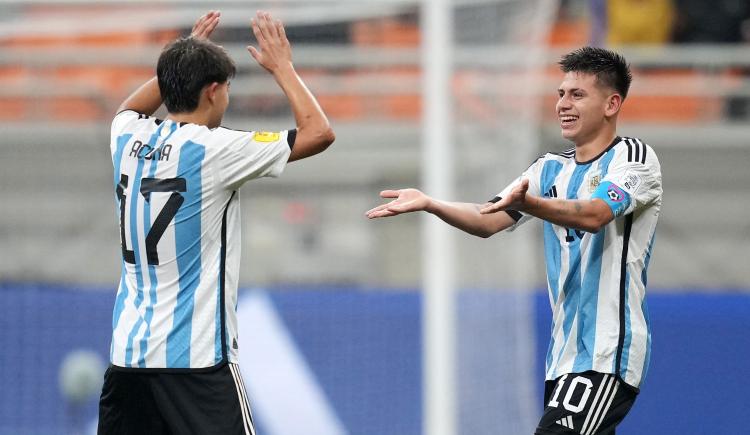 Imagen de Argentina goleó 3-0 a Brasil con un hat-trick de Echeverri y se metió en semifinales
