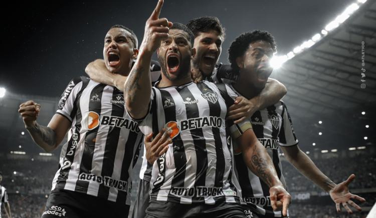 Imagen de ATLÉTICO MINEIRO GANA Y SE CONSOLIDA EN LA PUNTA EN BRASIL