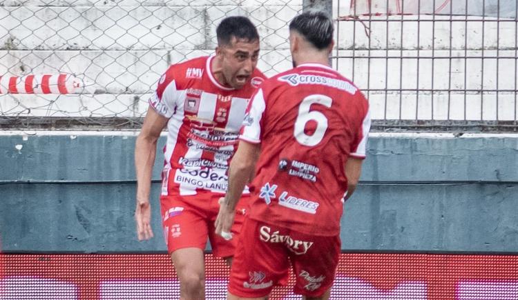 Imagen de Bombazo: Talleres (RE) dio el golpe y taladró a Banfield en la Copa Argentina