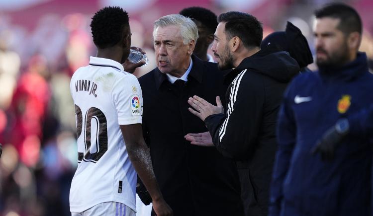 Imagen de Ancelotti irónico con la ausencia de Vinicius en The Best