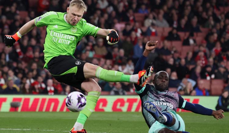 Imagen de El insólito blooper de Aaron Ramsdale ante Brentford