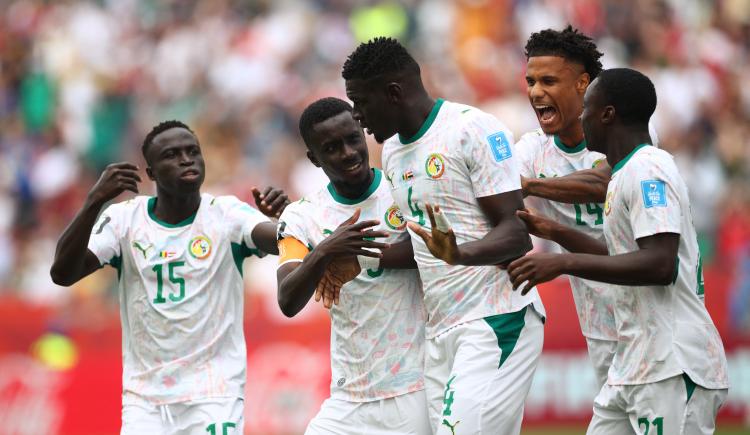Imagen de Golear y esperar: Senegal hizo lo suyo y aplastó 5-0 a Irak
