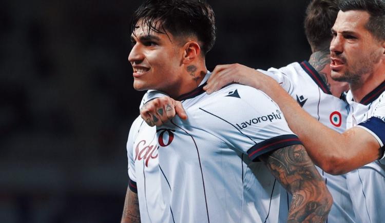 Imagen de Santiago Castro marcó un golazo y fue la figura en el triunfo de Bologna