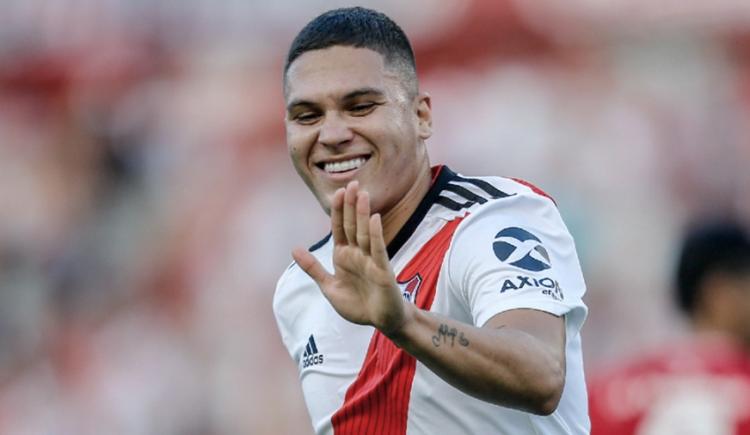 Imagen de JUANFER QUINTERO SE SUMARÁ EL VIERNES A LOS ENTRENAMIENTOS DE RIVER