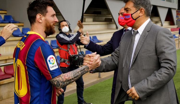 Imagen de Le cerró Laporta: el presidente de Barcelona rompió el silencio tras la sorpresiva aparición de Messi