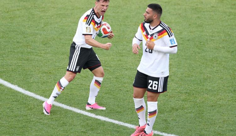 Imagen de Alemania le hizo un guiño a su historia: ganó en el descuento y se clasificó a 16avos