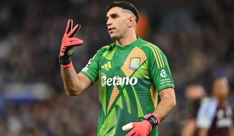 Imagen de Dibu Martínez, ausente en el triunfo de Aston Villa: los motivos