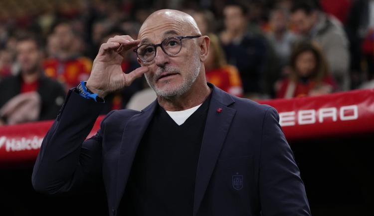 Imagen de El técnico de España planteó soluciones para que se dispute la Finalissima con Argentina