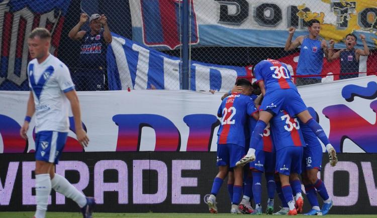 Imagen de Matador de campeones: Tigre amargó el debut de Sebastián Domínguez en Vélez