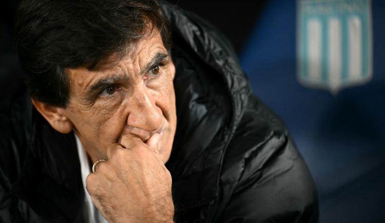 Imagen de Bombazo: Diego Milito echó a Gustavo Costas de Racing