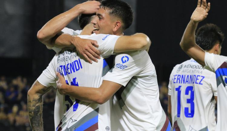 Imagen de Godoy Cruz ganó en Paraguay y se afirmó en la cima de su grupo