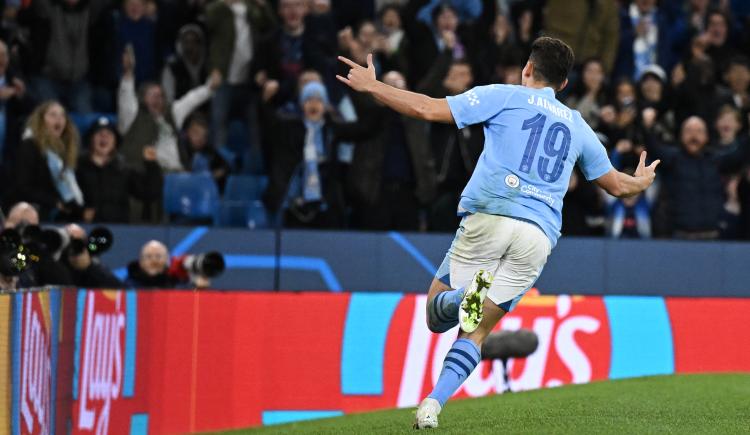 Imagen de Araña venenosa: Julián Álvarez, figura y goleador en el debut en la Champions