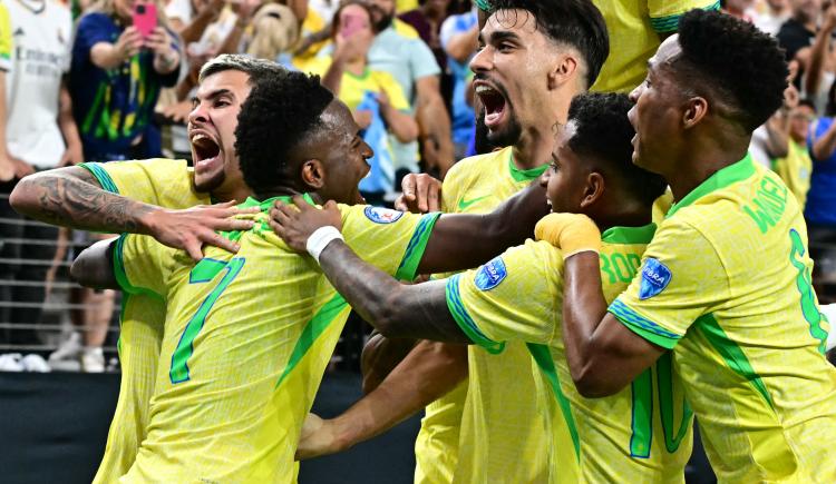 Imagen de Brasil se destapó con un contundente 4-1 y eliminó a Paraguay