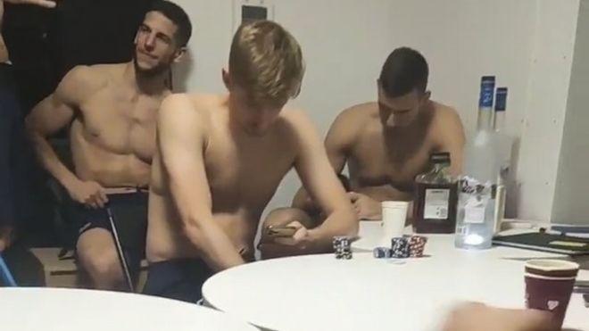 Imagen de LUKA DONCIC Y UNA FIESTA DE ALCOHOL Y POKER TRAS LA VICTORIA ANTE ARGENTINA